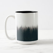 Foggy Forest Pine Mountain Aesthetische Kunst Tweekleurige Koffiemok (Links)