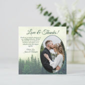 Foggy Green Pine Trees Rustic Wedding Oval Foto Bedankkaart (Staand voorkant)