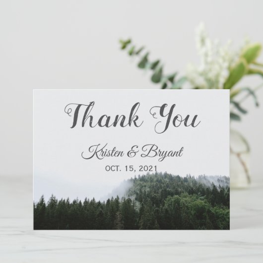 Foggy Pine Trees Rain Forest Wedding Bedankt (Staand voorkant)