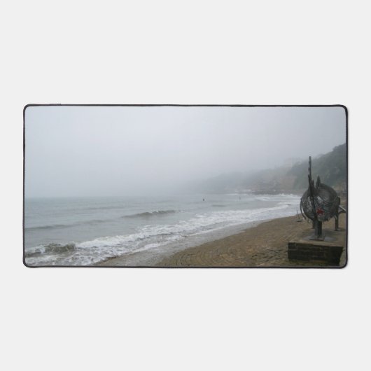 Foggy Scarborough Beach Bureaumat (Voorkant)