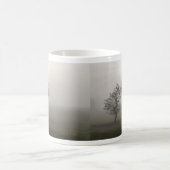 Foggy Starburst Tree Landscape Coffee Mok (Center)