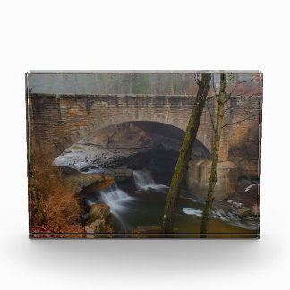 Foggy Waterfall Bridge Fotoblokken
