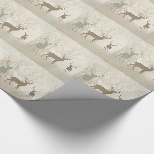 Foggy Woodland Scene met Soft Deer Silhouettes Cadeaupapier (Hoek)