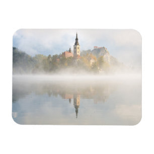 Foggy-zonsopgang bij Lake Bled Magneet
