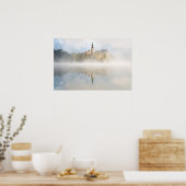 Foggy-zonsopgang bij Lake Bled Poster (Keuken)