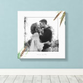 Foliage & Feathers Verloving Foto Bruiloft Datum Canvas Afdruk (Insitu (Houten vloer))
