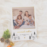 Folie kerstbomen begroeten Foto Holiday Folie Feestdagenkaart<br><div class="desc">Voeg wat shine toe aan je kerstkaarten met echte gouden, zilveren of roos bladaluminium! Deze klassieke en tijdloze metallische stijl is zeker om een ander niveau aan uw kaarten toe te voegen. Vervang je foto door de kerstboomgrens en stuur je vrienden en familie hartelijke wensen, prettige feestdagen, een vrolijk kerstfeest,...</div>
