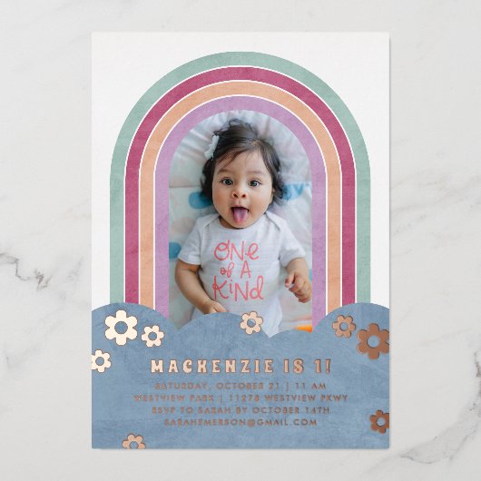 Folie Retro Rainbow Kind Birthday Uitnodiging (Voorkant)