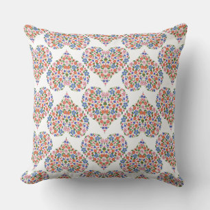 Folk Art Style Floral Hearts op wit Kussen