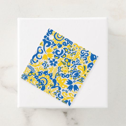 Folklore pattern with Oekrainian flag covu Bedankjes Labels (In situ)