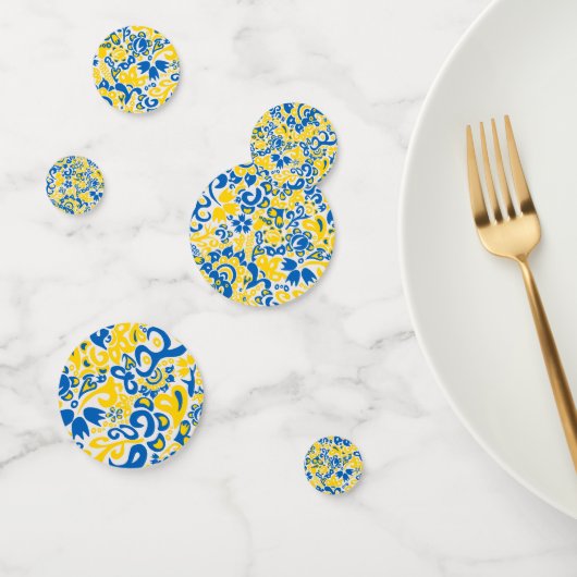 Folklore pattern with Oekrainian flag covu Confetti (Groep)