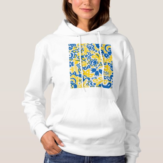Folklore pattern with Oekrainian flag covu Hoodie (Voorkant)