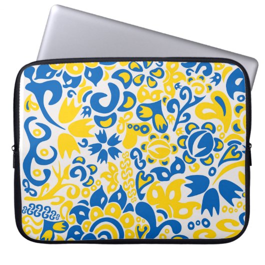 Folklore pattern with Oekrainian flag covu Laptop Sleeve (Voorkant)