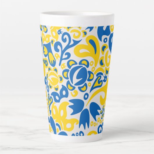 Folklore pattern with Oekrainian flag covu Latte Mok (Voorkant)