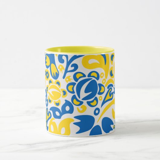 Folklore pattern with Oekrainian flag covu Mok (Midden)