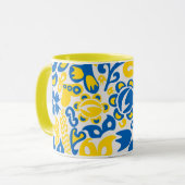 Folklore pattern with Oekrainian flag covu Mok (Voorkant links)