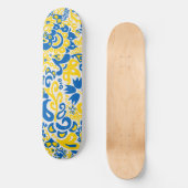 Folklore pattern with Oekrainian flag covu Persoonlijk Skateboard (Voorkant)
