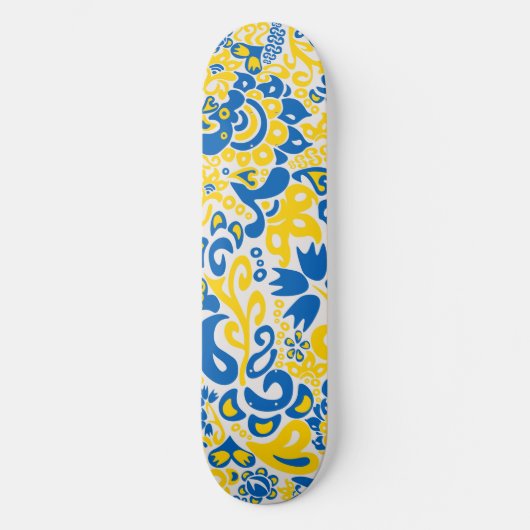 Folklore pattern with Oekrainian flag covu Persoonlijk Skateboard (Voorkant)