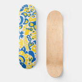 Folklore pattern with Oekrainian flag covu Persoonlijk Skateboard (Voorkant)