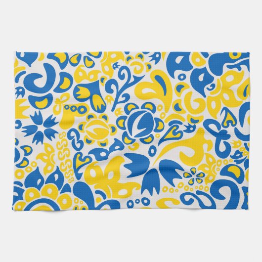 Folklore pattern with Oekrainian flag covu Theedoek (Horizontaal)