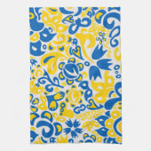 Folklore pattern with Oekrainian flag covu Theedoek (Verticaal)