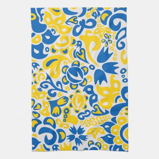 Folklore pattern with Oekrainian flag covu Theedoek (Verticaal)