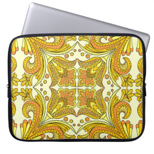 Folkstijl floral design in geel laptop sleeve