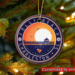 Folly Beach South Carolina Retro Sunset Souvenir Keramisch Ornament<br><div class="desc">Deze retro Folly Beach Pier van de South Carolina ontwerp maakt een geweldig kerst- of verjaardagscadeau voor fans van South Carolina Beach. Het retro zomervibes-ontwerp is een perfect cadeau voor reisliefhebbers en fans van tropische bestemmingen. - U kunt de sjabloon personaliseren door een naam van uw stad of locatie, jaar...</div>