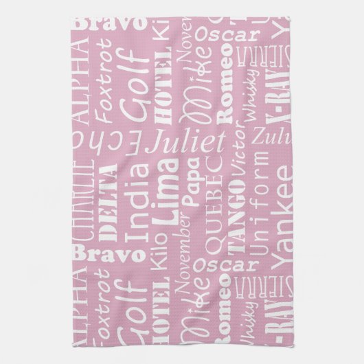 Fonetisch alfabet patroon wit op lichtroze theedoek (Verticaal)