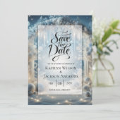 Fonkelend besneeuwd bosbruiloft save the date (Staand voorkant)