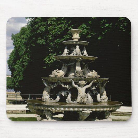 Fontaine de la Pyramide Muismat (Voorkant)