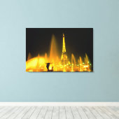Fontein bij de wereldberoemde Eiffeltoren Parijs Canvas Afdruk (Insitu (Houten vloer))