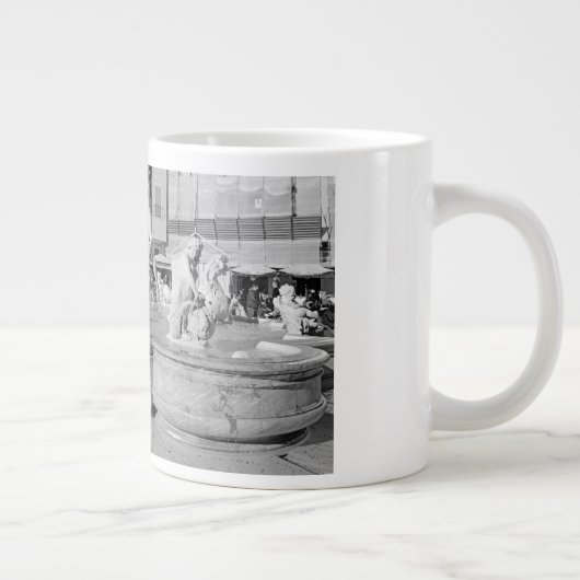 Fontein van de Romeinse sculptuur van Neptunus Grote Koffiekop (Rechts)