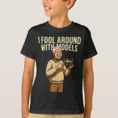 Fool Around With Models Train Hobby Funny Locomoti T-shirt (Voorkant)