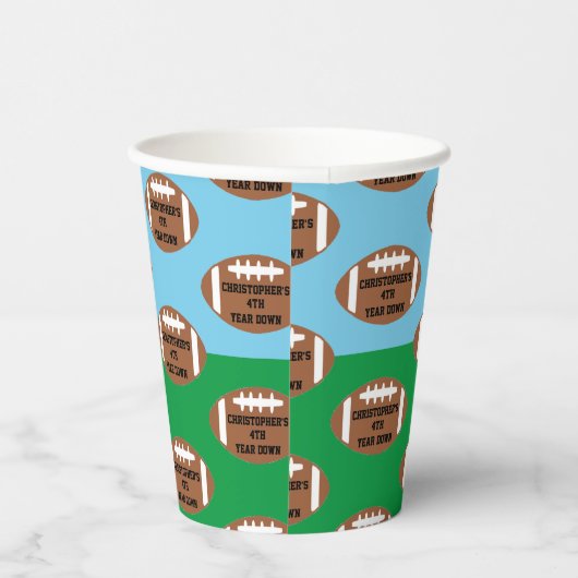 Football 4e jaar na geboorte papieren bekers (Rechts)