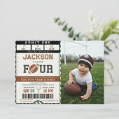 Football 4e Verjaardag Fotouitnodiging Kaart (Staand voorkant)