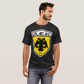 FOOTBALL-AEK ATHENS LOGO Essential T-Shirt (Voorkant volledig)