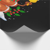 Football bal Snowman Santa Hat Vrolijk Kerstfeest Cadeaupapier (Hoek)