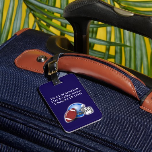 Football en helm gepersonaliseerd bagagelabel (Voorkant Insitu 1)