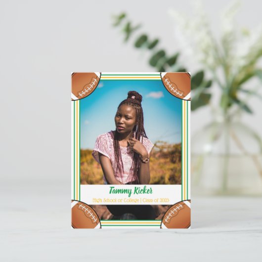 Football Groen & Gold-Afstuderen Aankondigingskaart (Staand voorkant)