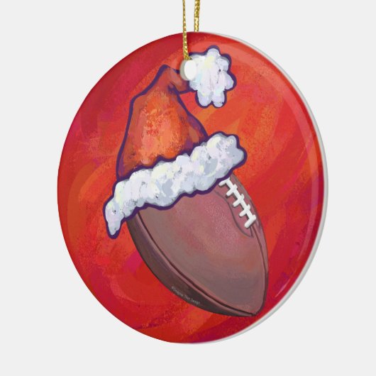 Football in Santa Hat op rood Keramisch Ornament (Links)
