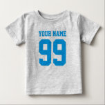Football jersey boy bodysuit | Sport voor babykled<br><div class="desc">Speciaal football jersey nummer baby springpak/bodysuit met atletische strepen. Aangepaste sportkleding voor baby en meisjes. kindermaker met de naam van het pasgeboren kind. Cute gift idee voor 1st Birthday of baby shower party. Sporty striped sleeves unisex baby suit. Verkrijgbaar in blauw, koningsblauw, rood, neonroze, grijs, grijs. neutraal ontwerp. Maak je...</div>