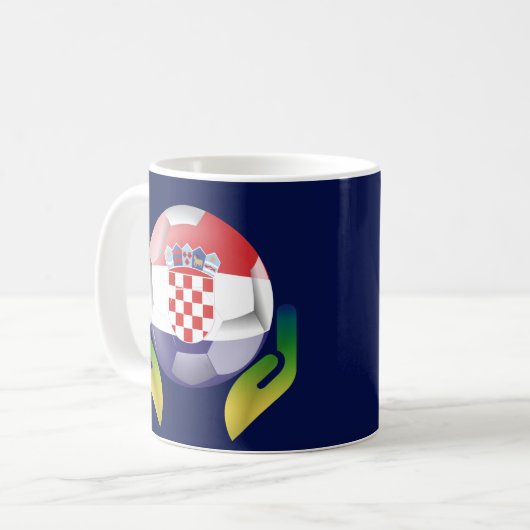 Football Kroatië in beschermde handen Koffiemok (Voorkant links)