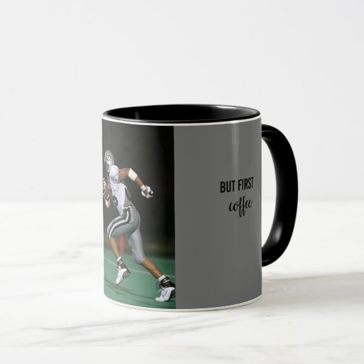 FOOTBALL "maar koffie eerste mok" zwarte/grijze mo Mok (Voorkant rechts)