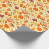 Football met bladeren en pompoenen cadeaupapier (Hoek)