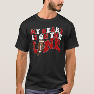 Football mijn hart ligt op de lijn aanvallend Line T-shirt