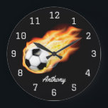 Football of Voetbal op maat Grote Klok<br><div class="desc">Koel het Football of de Soccer Clock die met jouw naam kan worden aangepast. Afbeeldingen die op dit object worden gebruikt,  zijn gelicentieerd © Graphics Factory.com</div>
