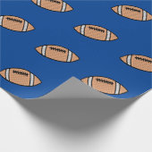 Football op blauwe achtergrond cadeaupapier (Hoek)