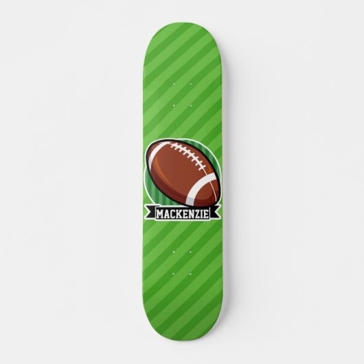 Football op groene strepen skateboard (Voorkant)