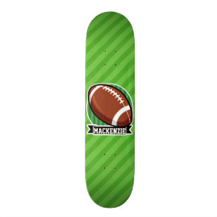 Football op groene strepen skateboard